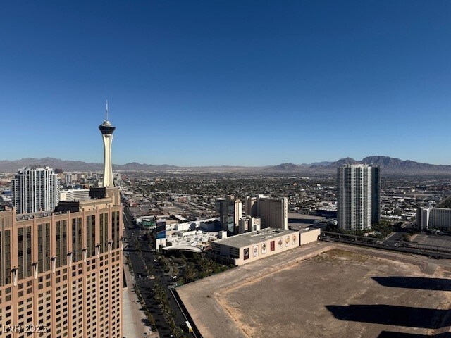 Building Photo - 2700 S Las Vegas Blvd