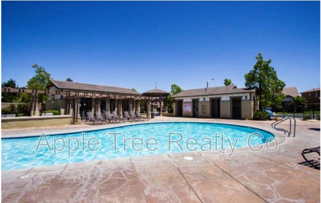 Building Photo - 1560 Gazebo Ln