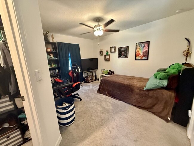 Building Photo - Bryant Square 2/2.5 1 car garage