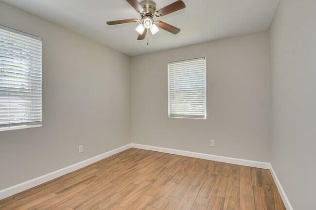 Building Photo - 247 Merion Ct