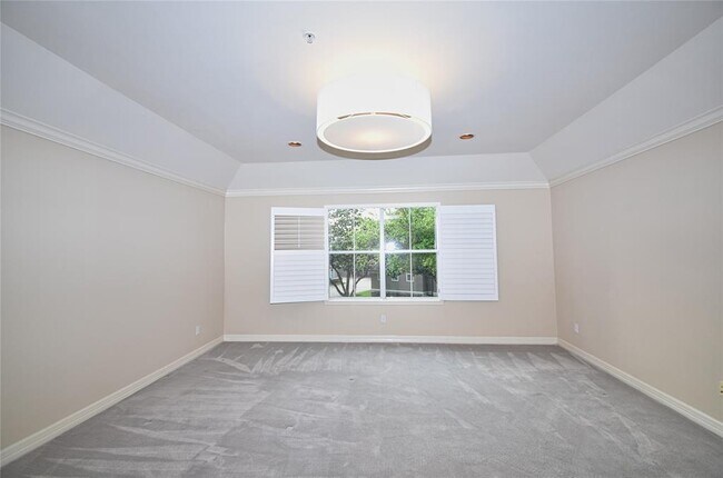 Building Photo - 4323 Lake Walk Ct