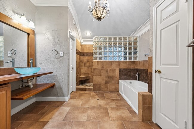 Building Photo - 7814 Millbrook Dr