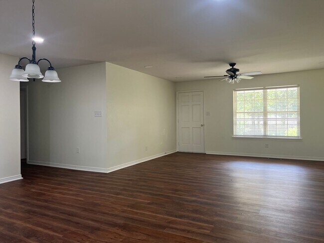 Building Photo - 304 S Claremont Ave
