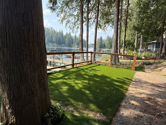 Building Photo - Private Lakefront Cabin for Rent