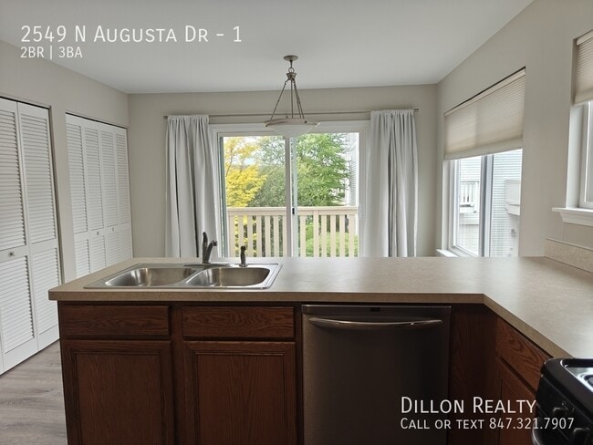 Building Photo - 2549 N Augusta Dr