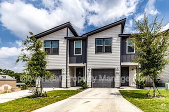 Building Photo - 3362 Northwestern Dr