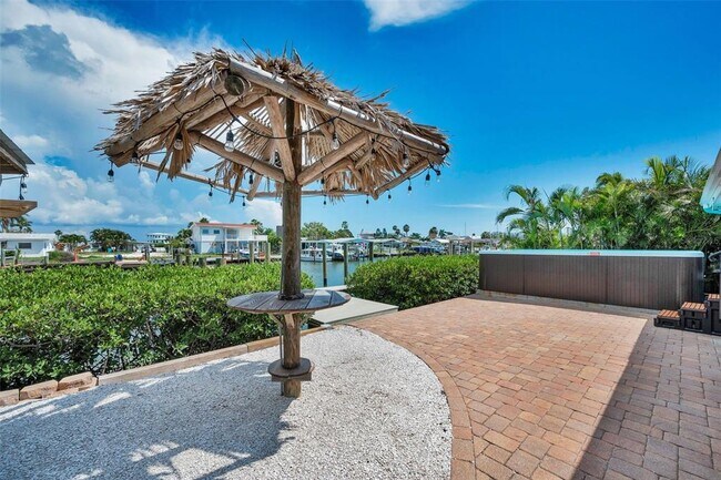 Building Photo - 17727 Long Point Dr