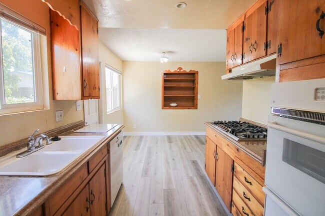 Building Photo - 1778 Vicente Dr