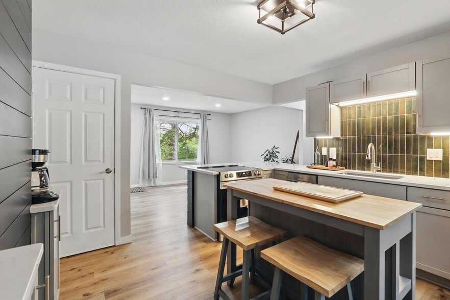 Building Photo - 2514 Woodlynn Ave