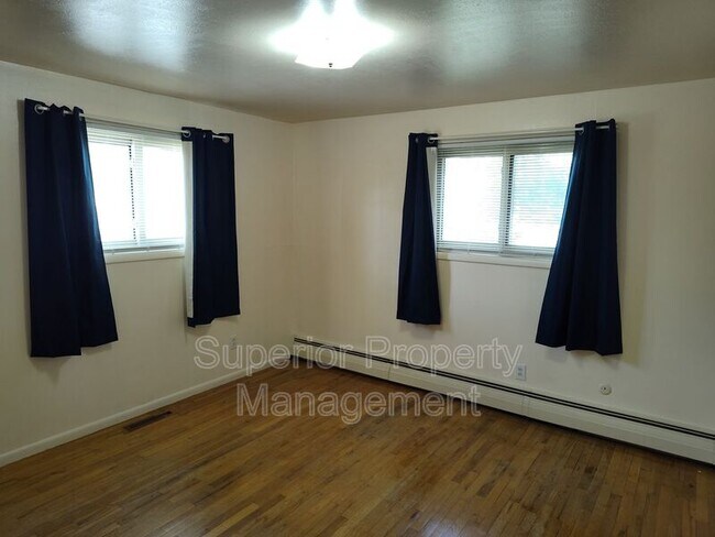 Building Photo - 3021 Kelley Dr