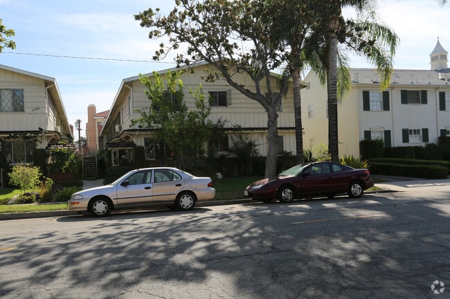 Primary Photo - 1130 N Louise St