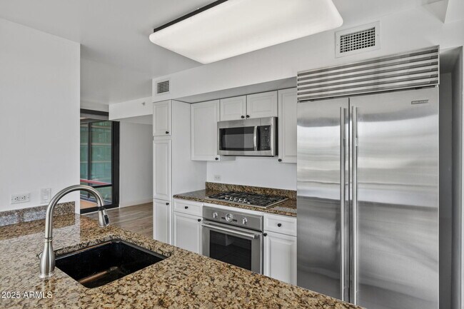 Building Photo - 4808 N 24th St