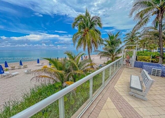 Building Photo - 2030 S Ocean Dr