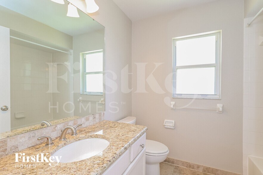 Building Photo - 2251 Mallory Cir