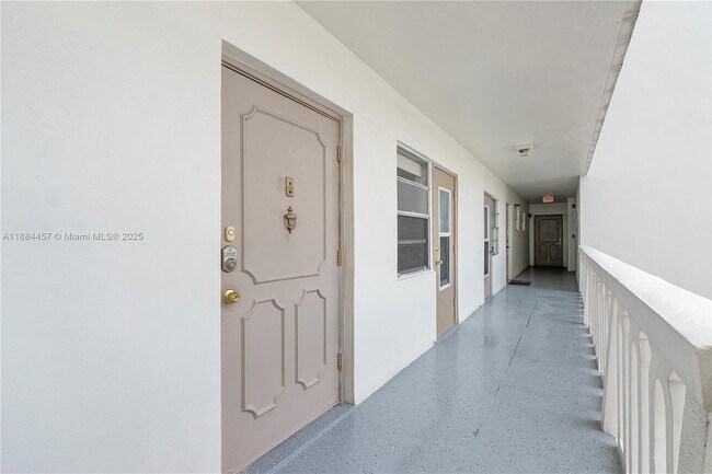 Building Photo - 3199 S Ocean Dr
