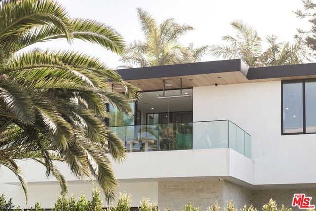 Building Photo - 606 N Ardmore Ave