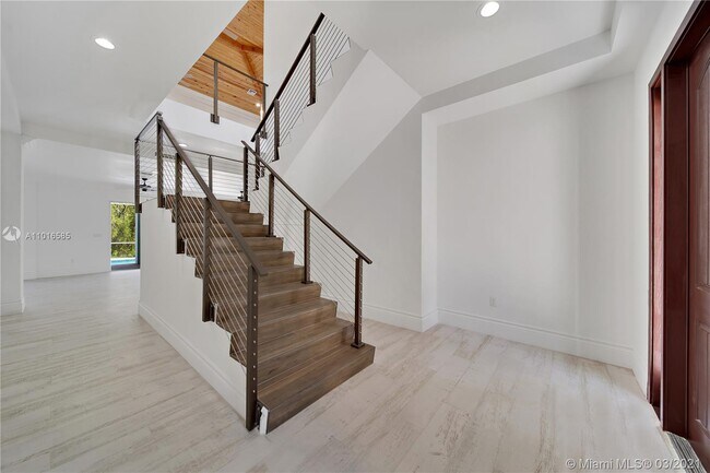 Building Photo - 2 Flamingo Hammock Rd