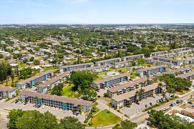 Building Photo - 2425 Flamingo Blvd