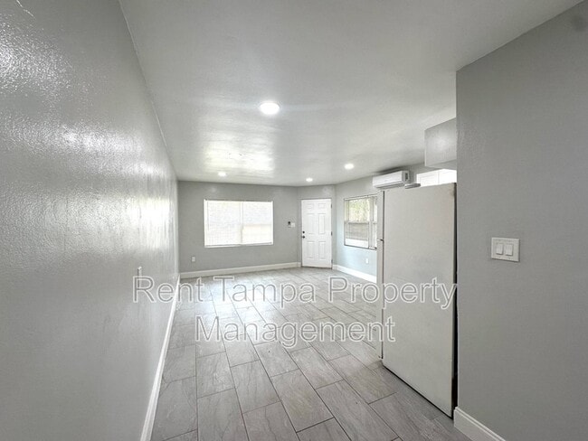 Building Photo - 612-612 17th Ave S