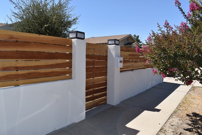 Front Fence - 6535 Ben Ave