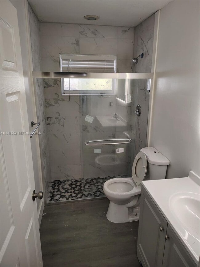 Building Photo - 165 SW 5th Ct