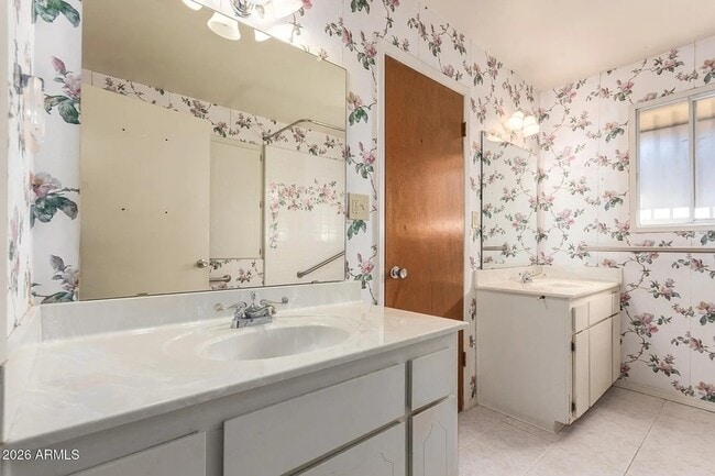 Building Photo - 650 E Malibu Dr