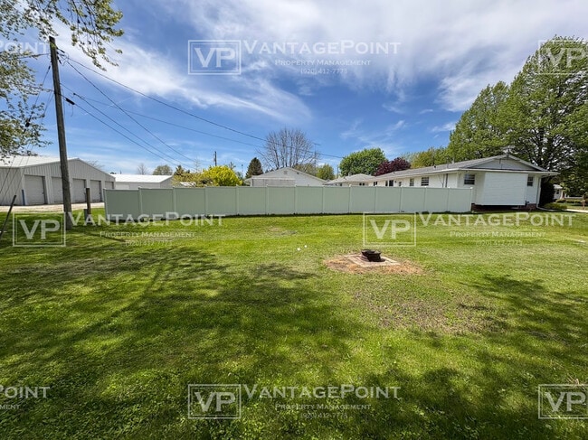 Building Photo - 714 Buchholz St