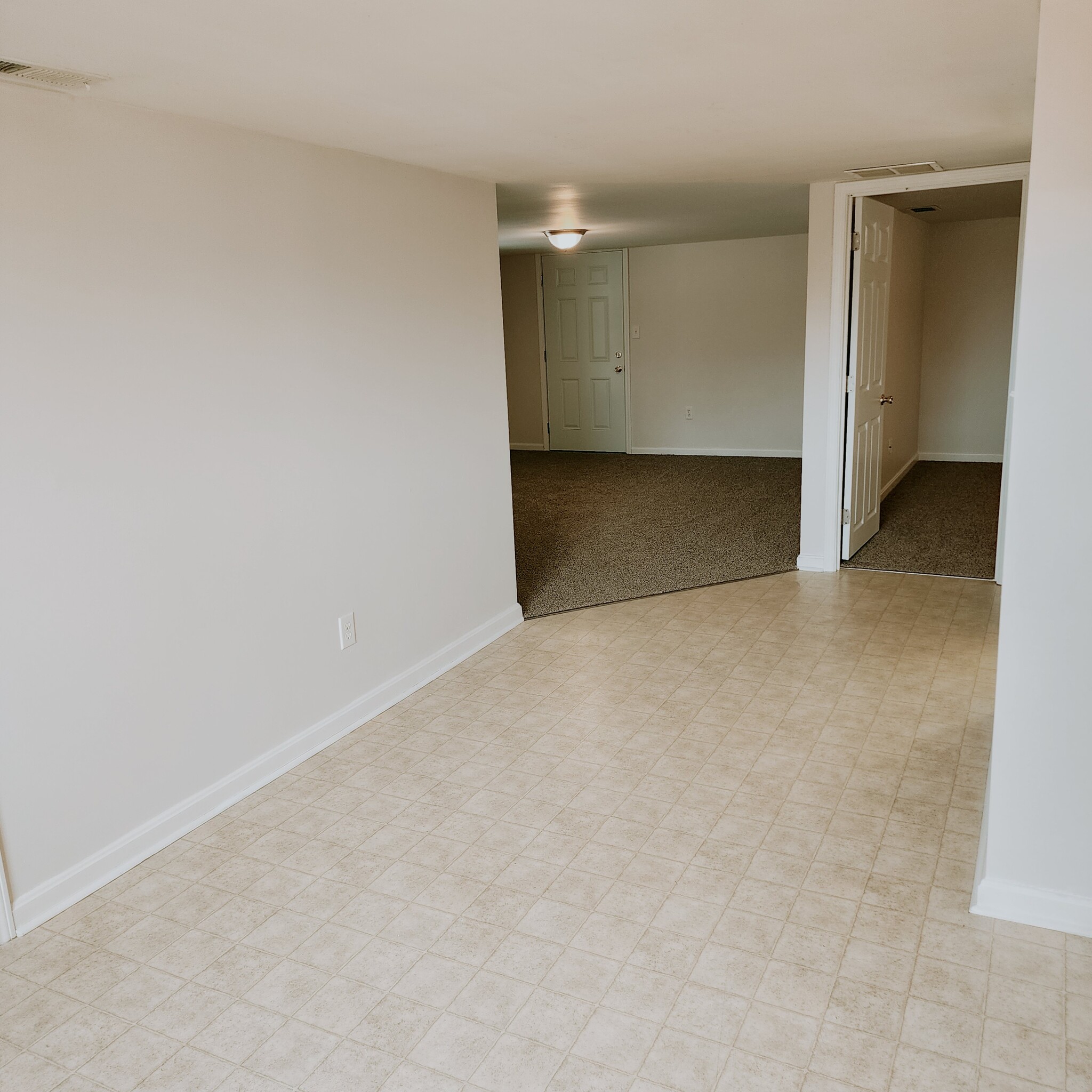 Dining room/hallway - 882 N Base Rd