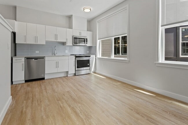 Building Photo - 13 Shetland St