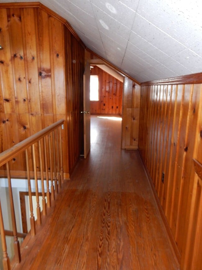 Building Photo - 3 BR home, convenient to Downtown Vinton!