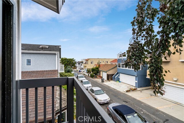 Building Photo - 472 36th St