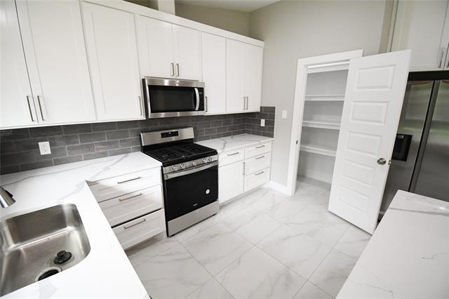 Primary Photo - 1114 W Northgate Dr