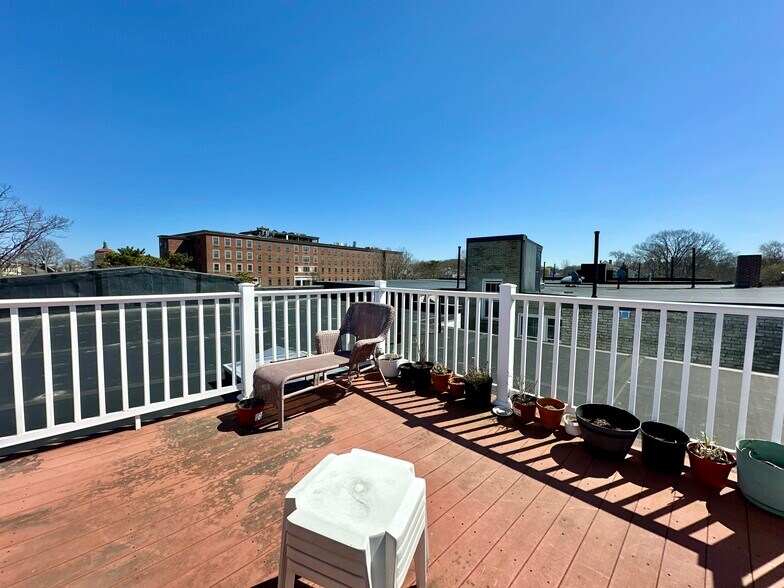 Building Photo - 335 S Huntington Ave