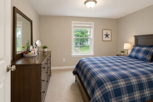 Building Photo - 30-32 Harriet Thayer Avenue Unit 1