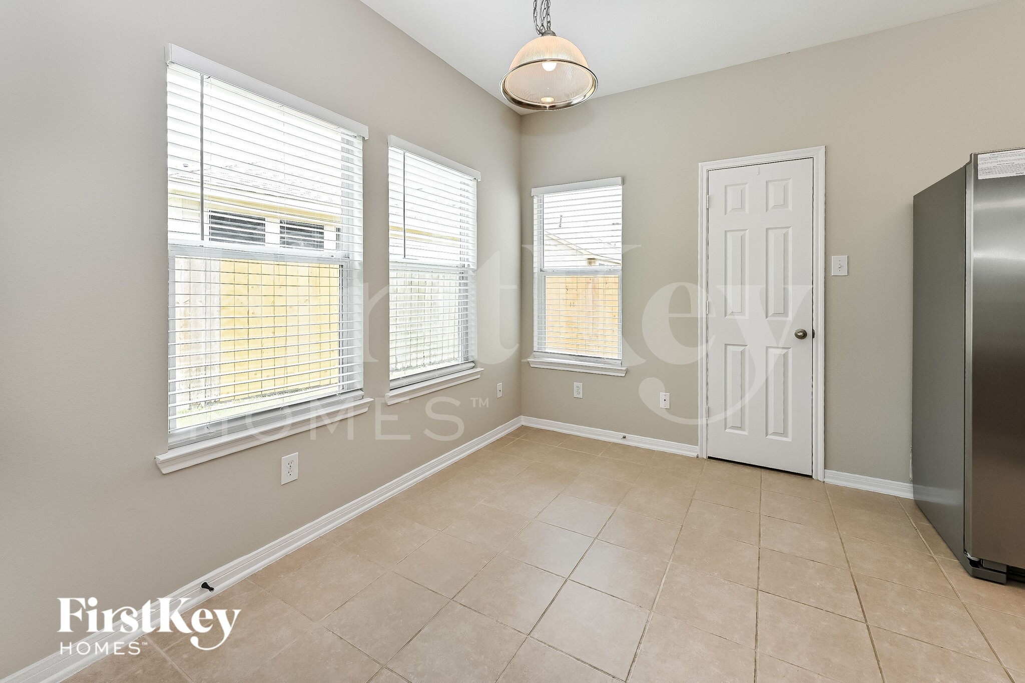 Building Photo - 12923 Palm Leaf Ct