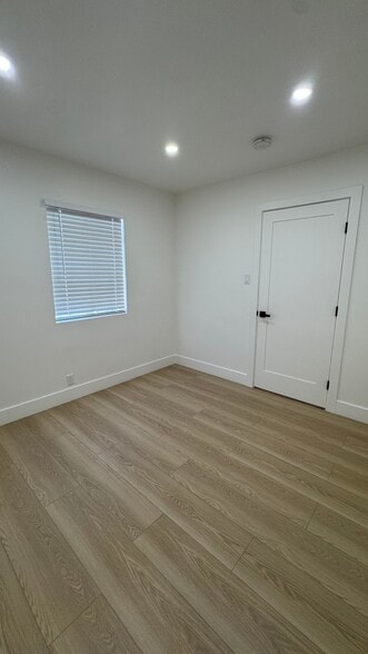 Building Photo - 3443 E 8th St