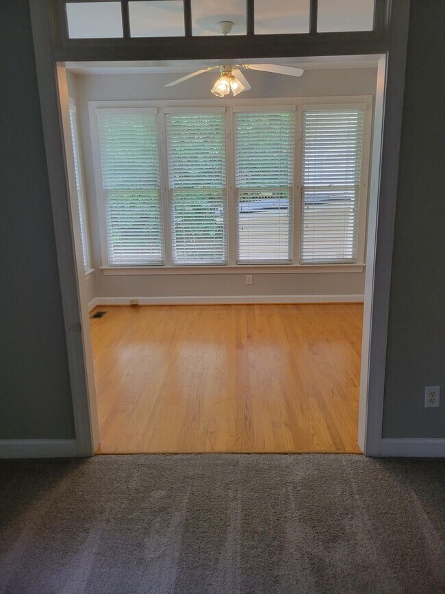 Building Photo - Awesome 4br/2.5ba in exc Cary Location! Available Now!