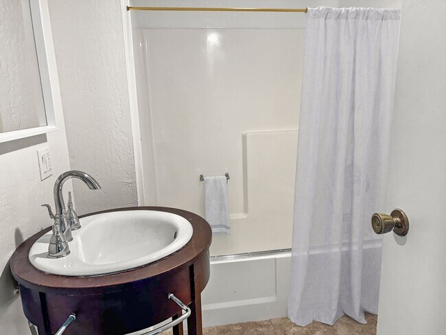 Building Photo - 2592 Yucca Rd