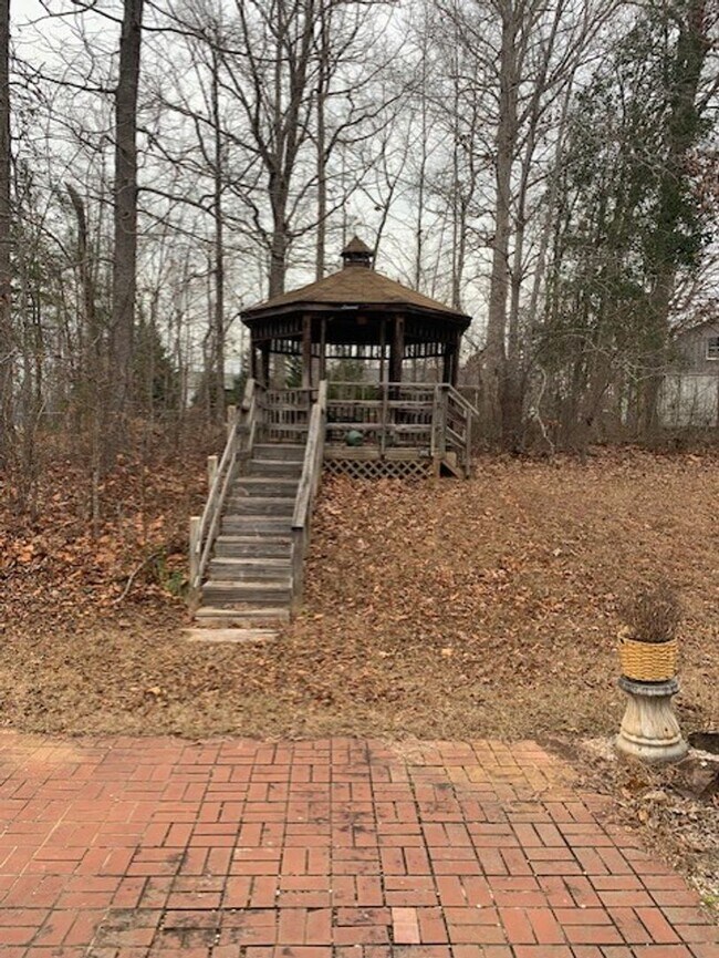 Building Photo - Single Family Home