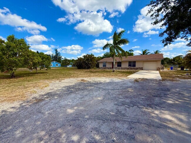 Building Photo - 16394 Pimlico Dr E