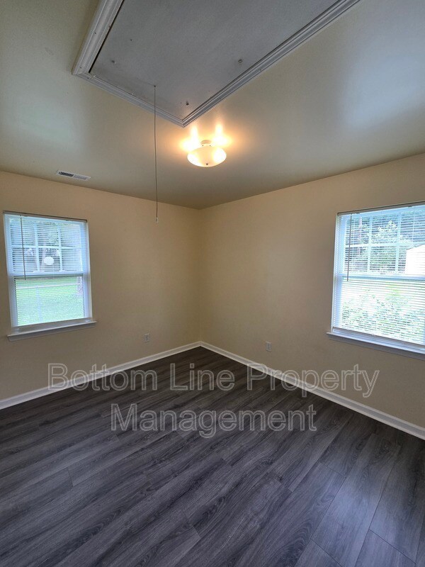 Building Photo - 5326 Eaton Cir