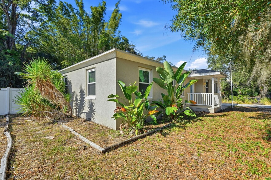 Building Photo - 2701 S Manhattan Ave