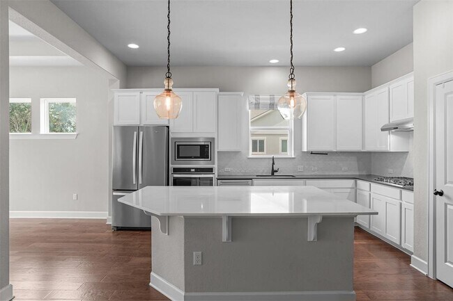 Building Photo - 522 Dayridge Dr