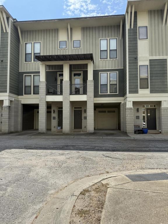 Building Photo - 2976 Textile Way