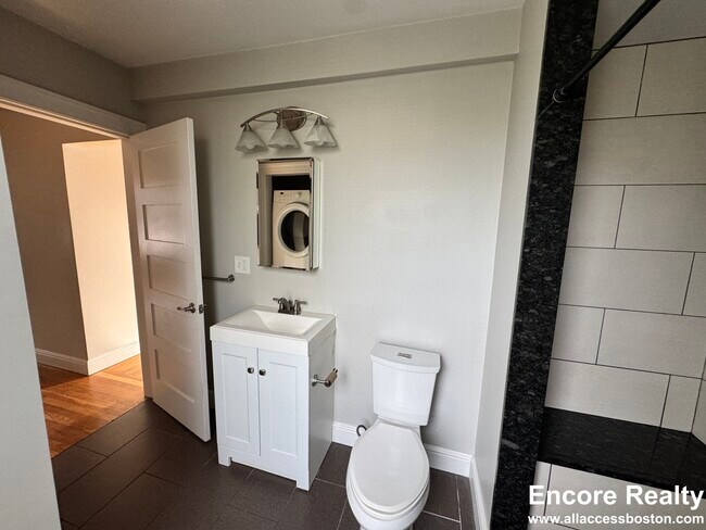 Building Photo - 13 Pleasant Pl