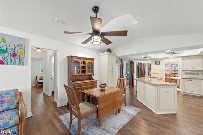 Building Photo - 2317 SW 44th Terrace