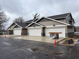 Building Photo - Hidden Hollow Apartments - McFarland