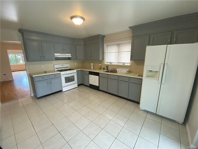 Building Photo - 51 Normandy Rd