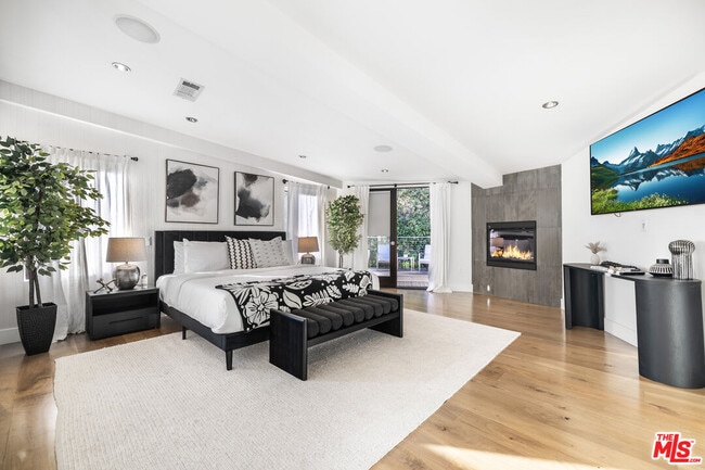 Building Photo - 1735 Summitridge Dr