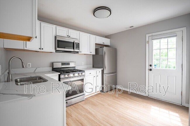 Building Photo - 712 Hill Top Dr
